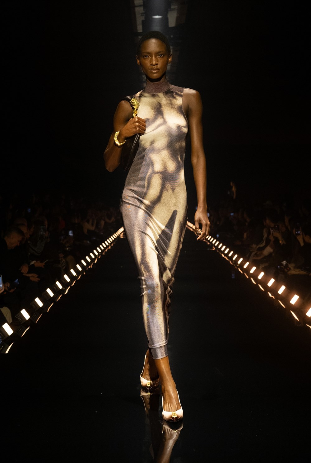 «سكياباريللي» لخريف وشتاء 2026.. «أبو الهول» وفلسفة الأناقة اللغز