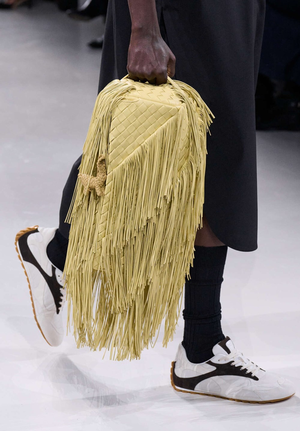 حقائب تزين إطلالاتكِ في صيف 2026.. نسقيها بأسلوب عصري