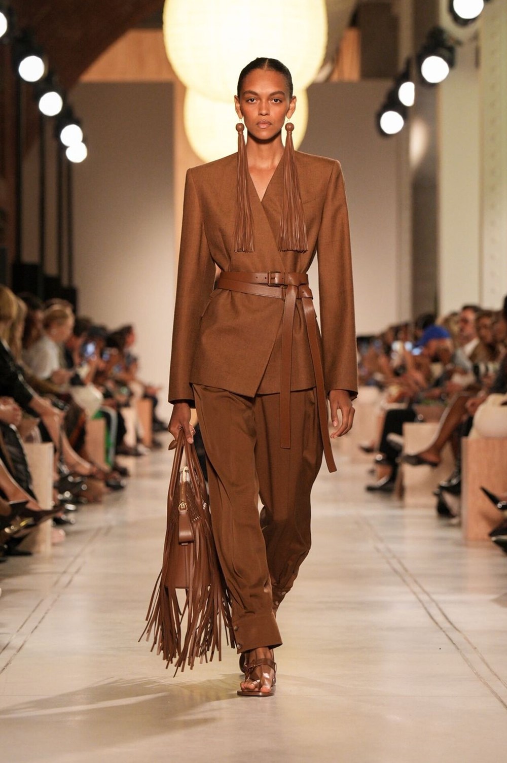 الشراشيب موضة صيف 2026.. أجمل الإطلالات لتستوحي منها مظهركِ