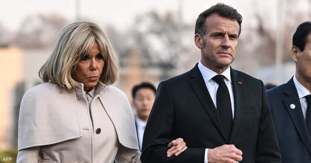 أول تعليق من ماكرون بشأن تصريحات ترامب عن "ضربه من زوجته"