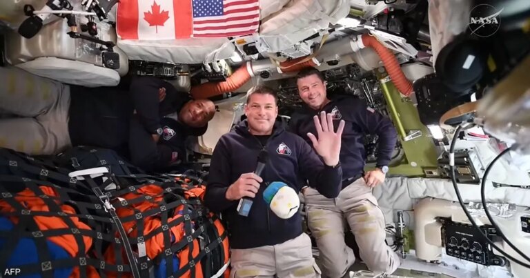 فطائر وقهوة.. كيف يقضي رواد "أرتيميس 2" يومياتهم؟