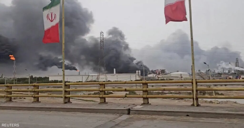 يوم "تصفير البتروكيماويات" في إيران.. ماذا استهدفت إسرائيل؟