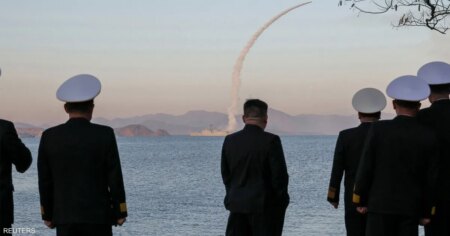 زعيم كوريا الشمالية يشرف على اختبار صواريخ جديدة