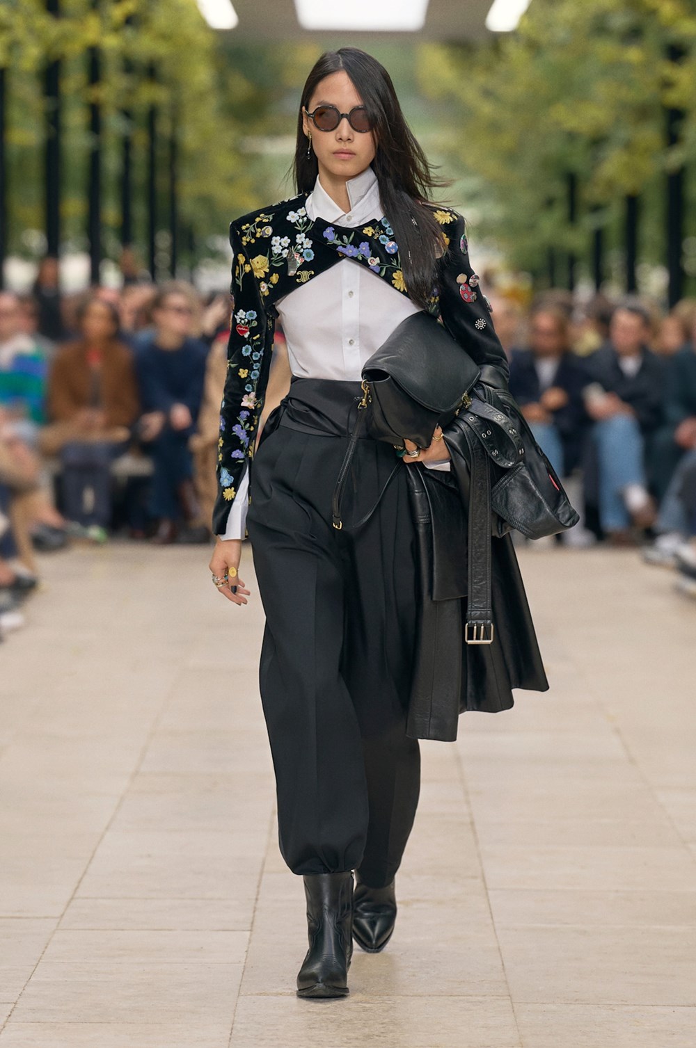 استعدي لصيف 2026 مع هذه التنسيقات من دور الأزياء العالمية