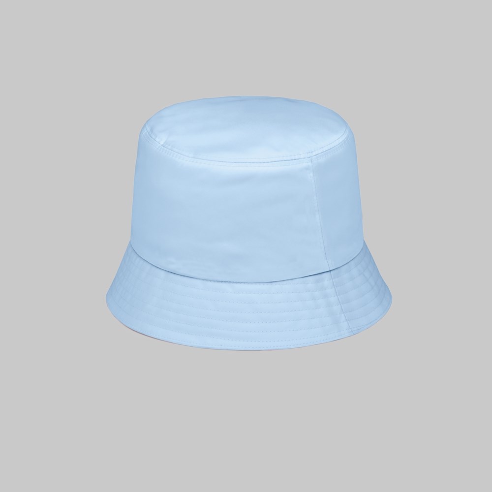 حملة Prada Re-Nylon 2026 الموضة في حماية البيئة البحرية والمحيطات