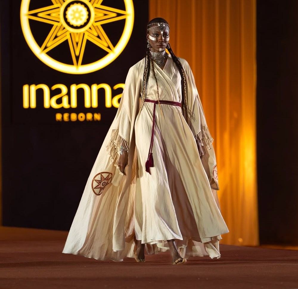 من مليحة إلى العالم.. عرض «إنانا ريبورن» يُعيد كتابة تاريخ الفخامة العربية