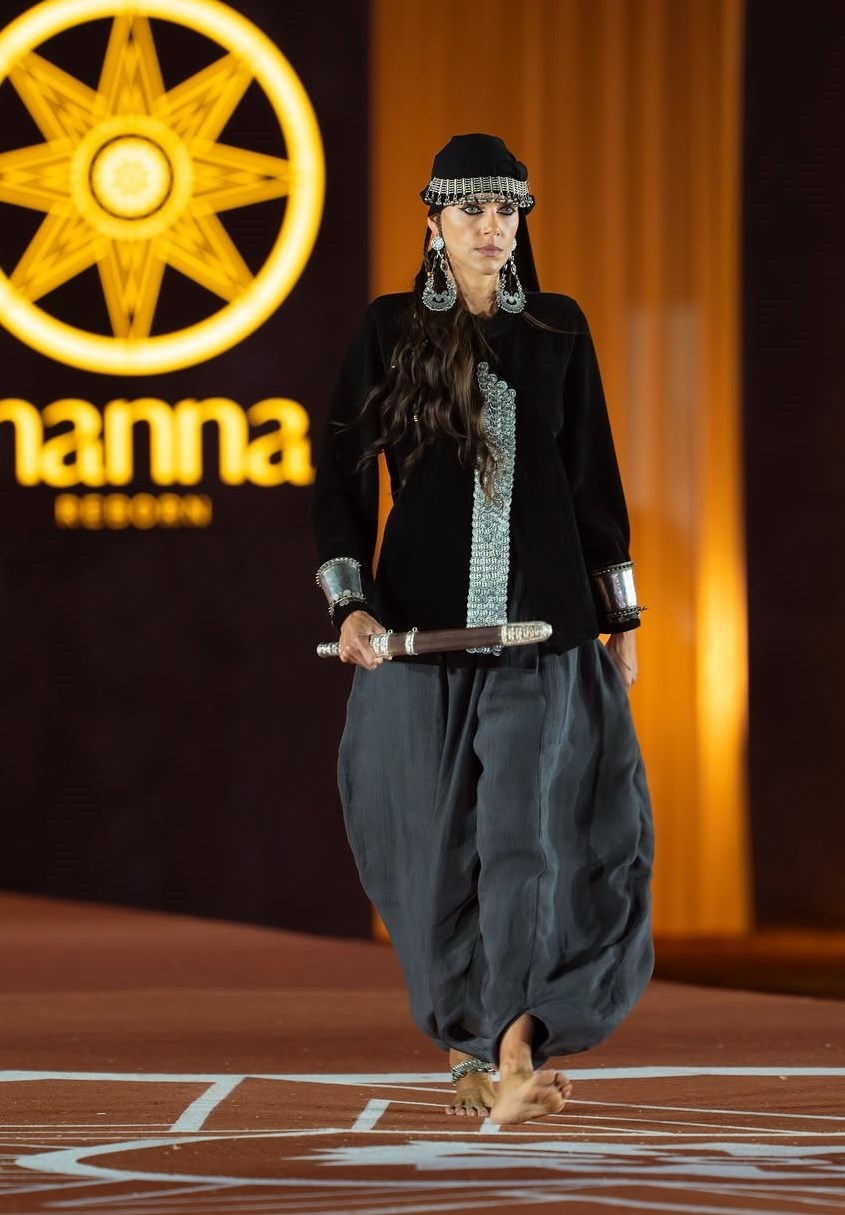 من مليحة إلى العالم.. عرض «إنانا ريبورن» يُعيد كتابة تاريخ الفخامة العربية