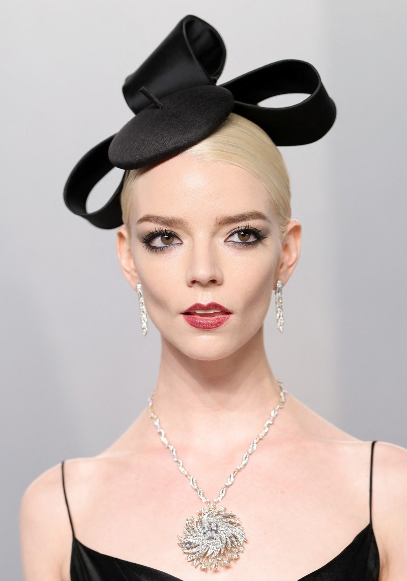 آخرهن زيندايا.. إطلالات جمالية للنجمات خطفت الأنظار مؤخراً