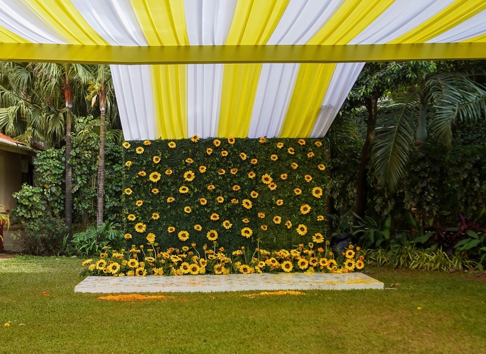 اتجاهات تصميم الزهور في أعراس 2026.. سردية بصرية تجمع بين الدفء والرومانسية