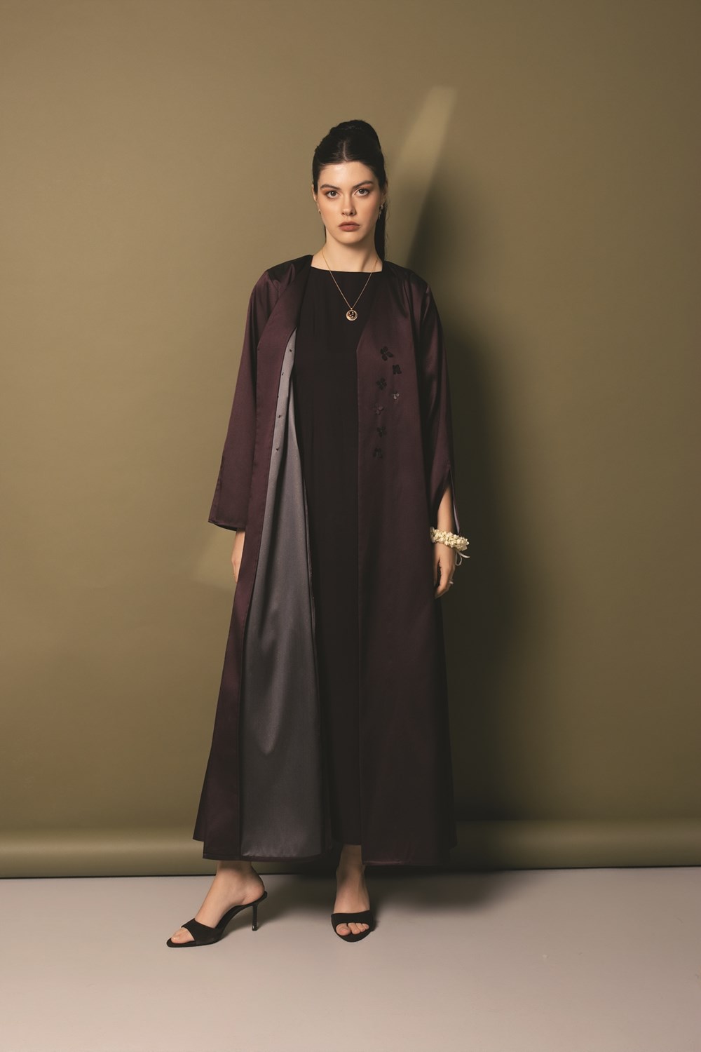 زهرة علي: التطريز والأعمال اليدوية جزء من هويتنا