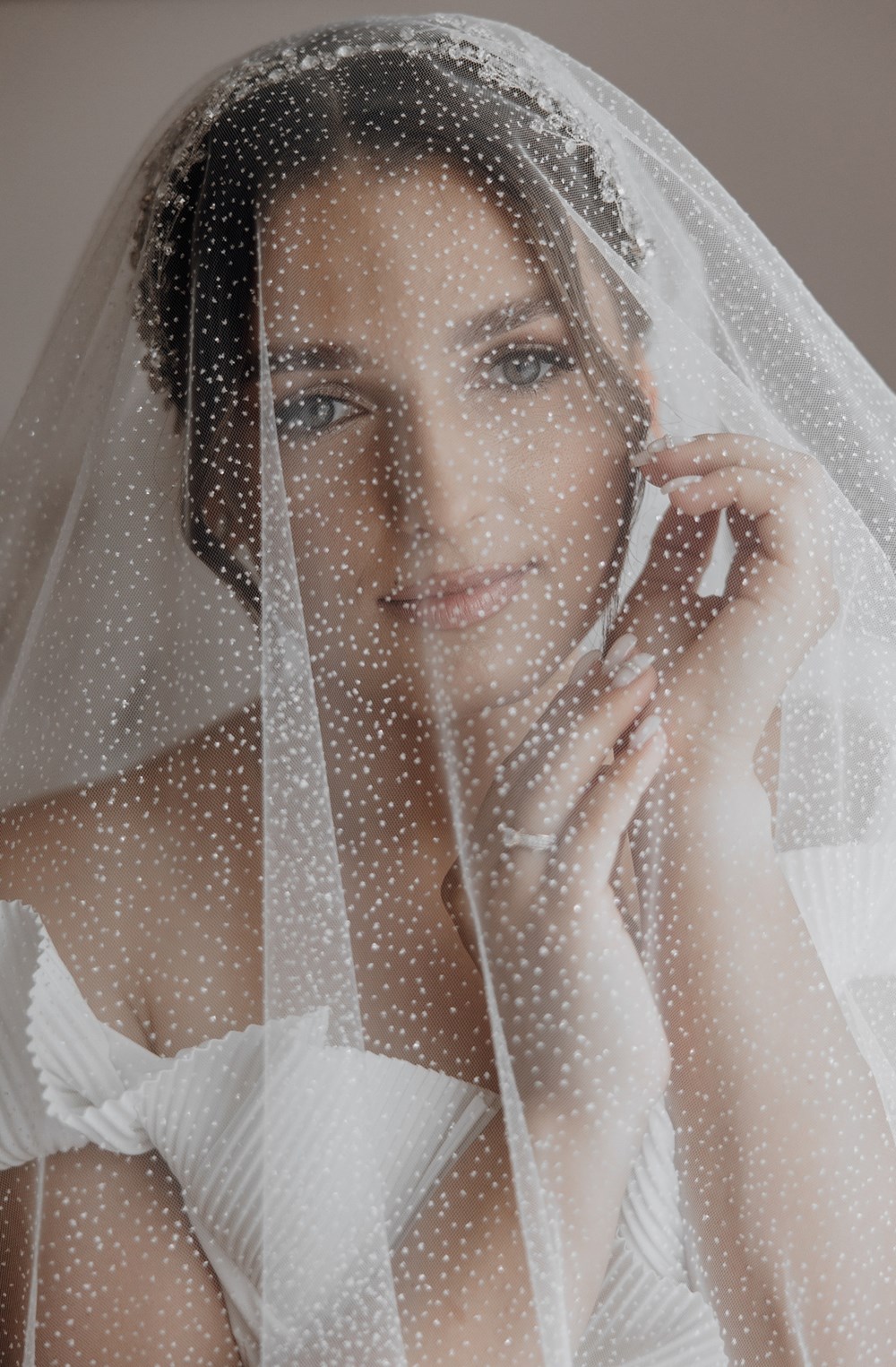 طرحة زفافكِ الأنسب.. حسب شكل وجهكِ