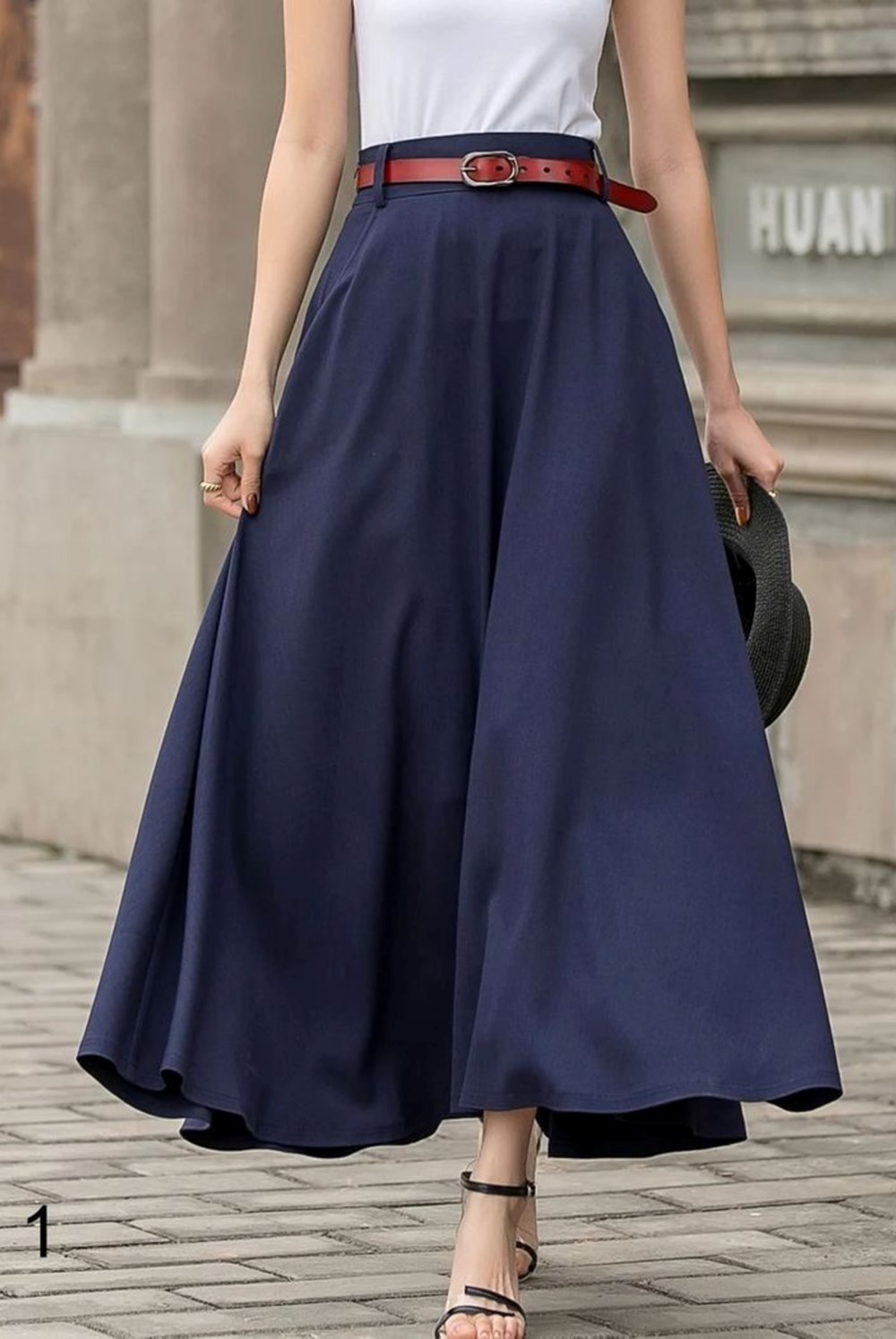 التنورة الطويلة.. قطعة فخمة تعيد تعريف الأناقة