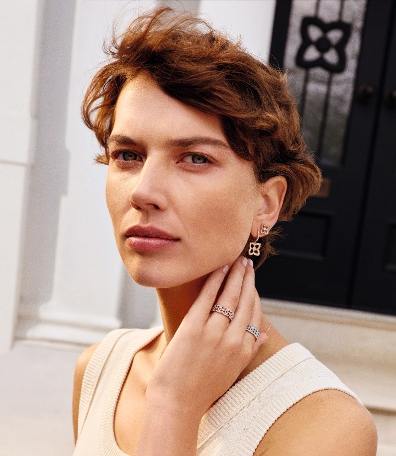 تألقي بروح «اللوتس».. إبداع متجدد من «دي بيرز»