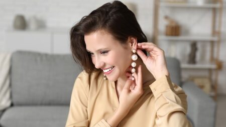 اختاري حلق الأذن بما يتناغم مع شخصيتك