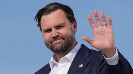 فانس: ترامب يسعى إلى "صفقة كبرى" مع إيران