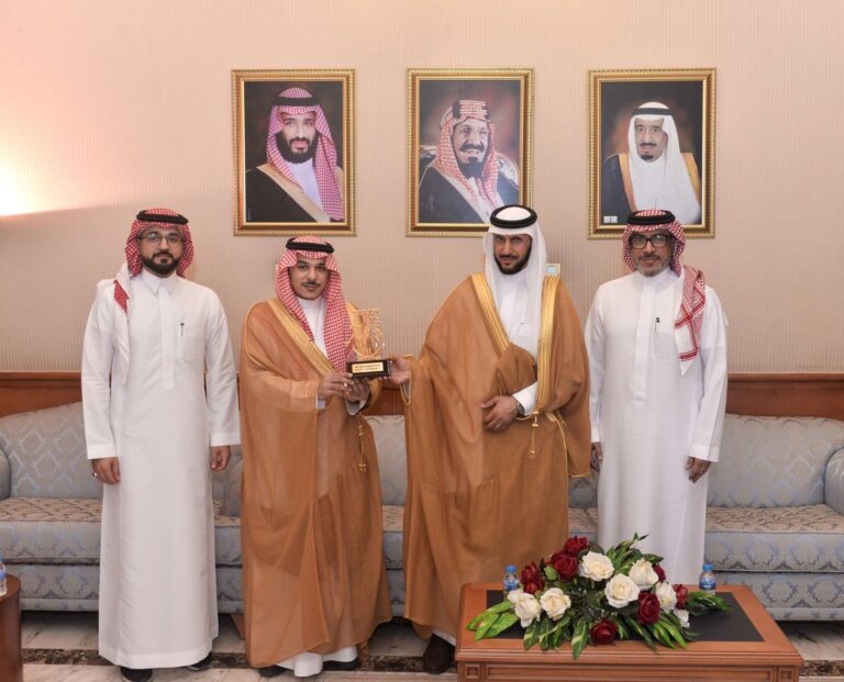 محافظ القطيف يلتقي رئيس الاتحاد السعودي لكرة اليد