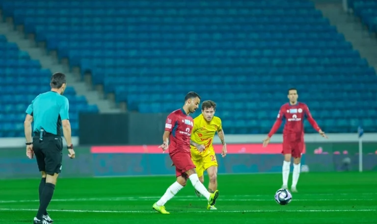 ضمك يفرض التعادل على القادسية ويعطله في صراع القمة