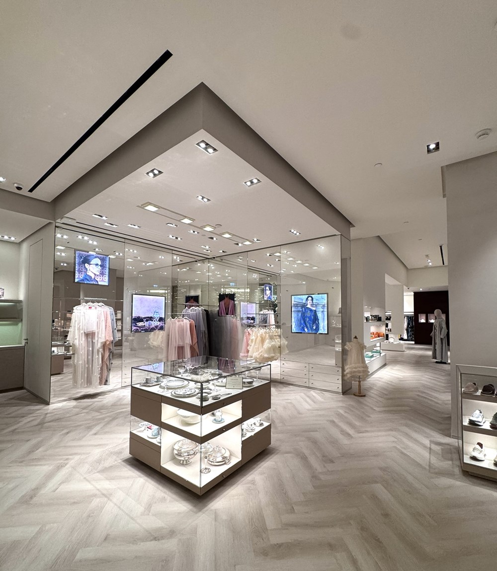 «إلفنِش» تفتتح وجهتها الرئيسية في «أفينيو- أبراج الاتحاد» بأبوظبي