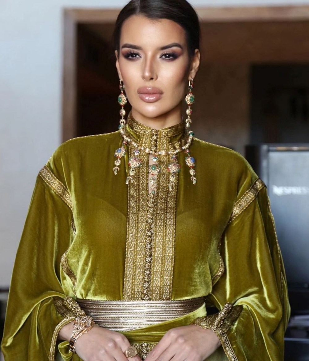 «قفطان العيد».. بلون الأرض وتدرّجاتها