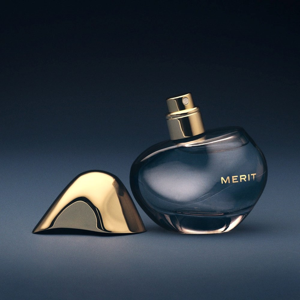 عطور ربيعية منعشة لعيد الأضحى.. اختيارات أنثوية