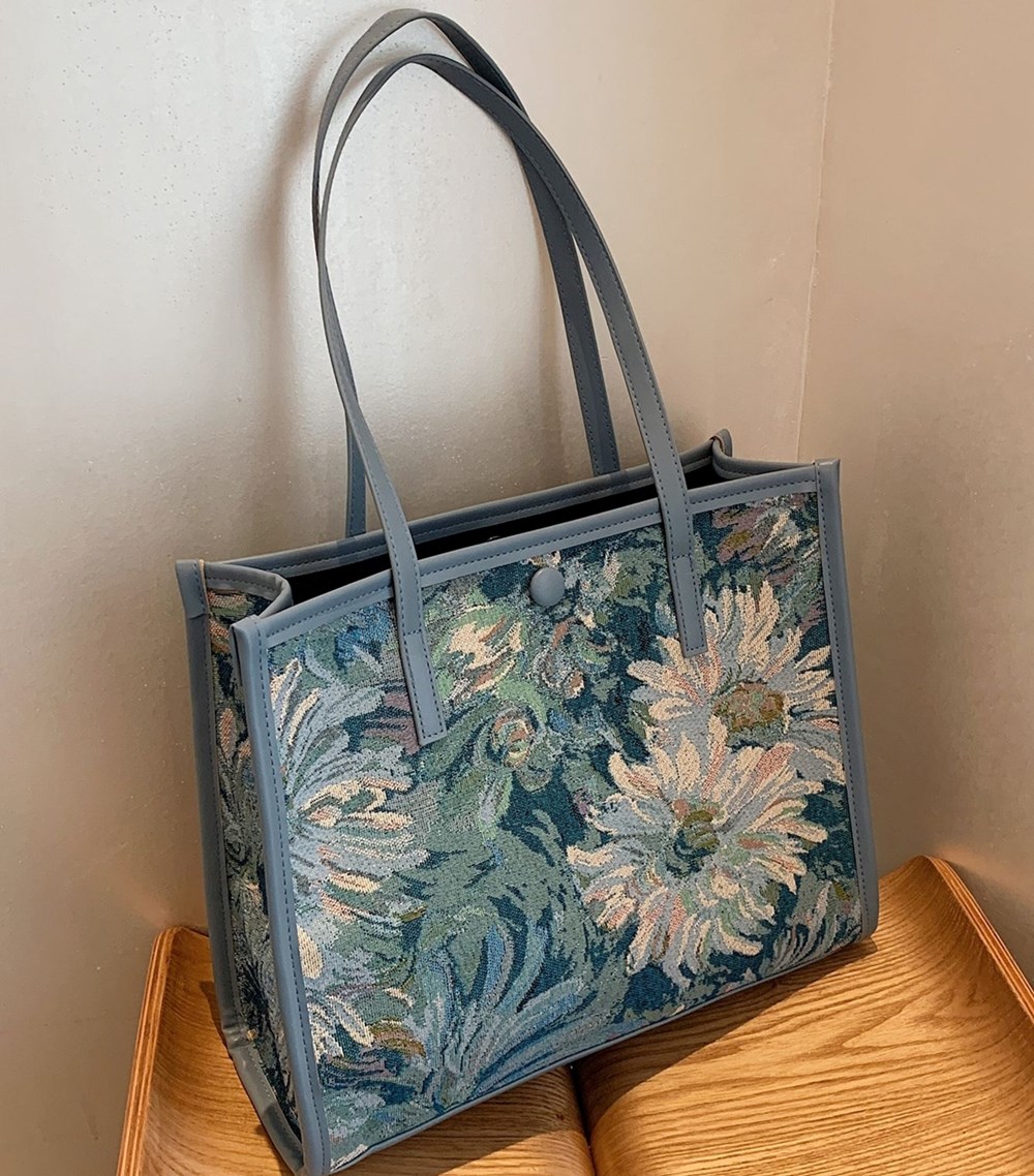 الـ«florals».. طبقات ونقشات الورد لعيد أضحى صيفي (مواد العيد)