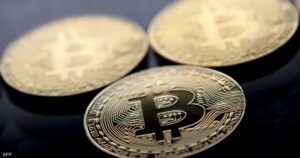 أسهم "ستراتيجي" تتراجع بعد أول بيع لبيتكوين منذ 2022