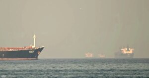 مالكو السفن الألمان: تفاؤل حذر بشأن عودة الملاحة بمضيق هرمز