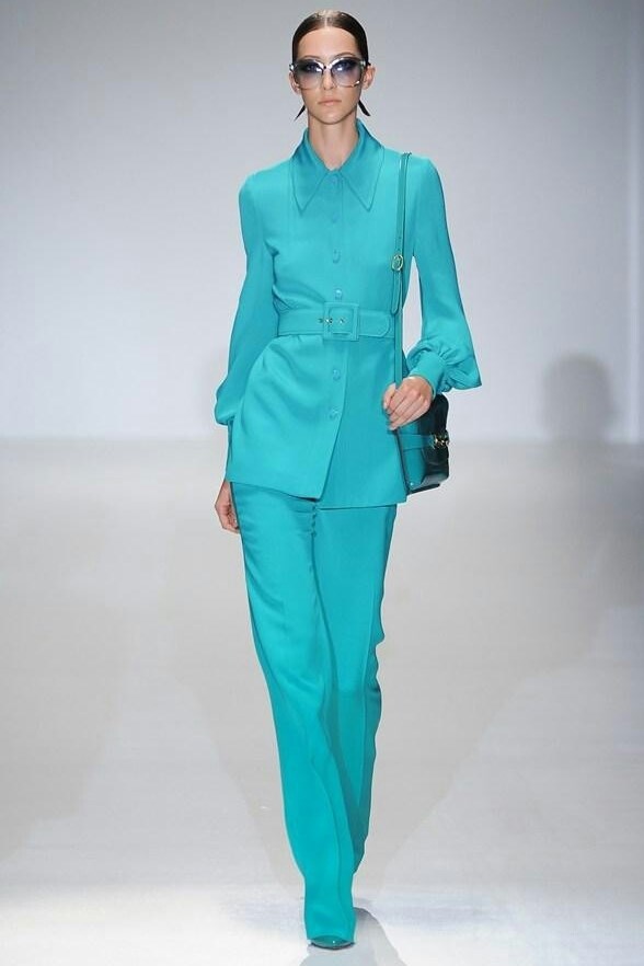 الأزرق الذي لا يشيخ.. «Tiffany Blue» يعود ليتصدّر موضة الصيف