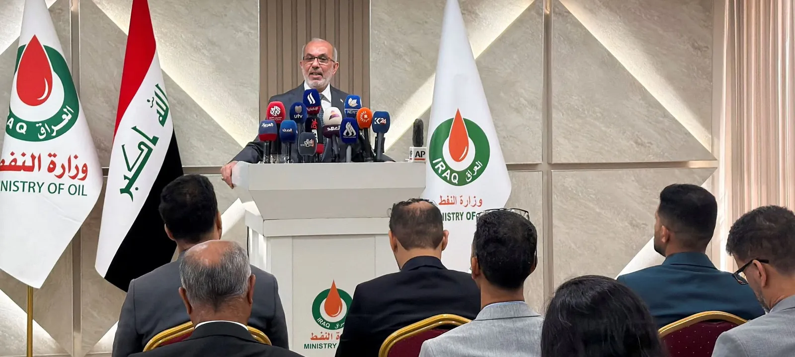 وزير النفط العراقي باسم محمد خضير