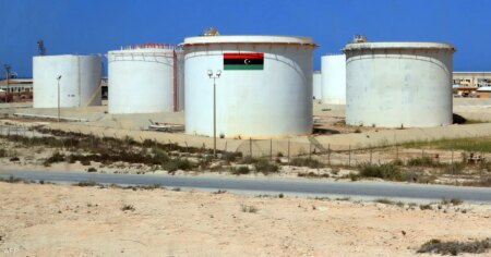 اتفاق نفطي بين ليبيا وشركة شيفرون الأميركية وسط تصاعد التوترات والأزمات اتفاق نفطي بين ليبيا وشركة شيفرون الأميركية وسط تصاعد التوترات والأزمات