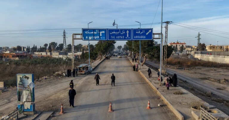 مقتل شخصين في انفجار قنبلة أمام القصر العدلي بمدينة الحسكة السورية مقتل شخصين في انفجار قنبلة أمام القصر العدلي بمدينة الحسكة السورية