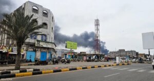 المقاومة الوطنية: قصف الحوثيين للمخا يرقى إلى جرائم حرب