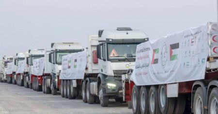 قوافل إماراتية ضمن عملية “الفارس الشهم 3” تدخل غزة محملة بـ 800 طن من المساعدات قوافل إماراتية ضمن عملية "الفارس الشهم 3" تدخل غزة محملة بـ 800 طن من المساعدات
