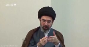 اعتراف إيراني رسمي: المرشد والرئيس يقران بتضرر الاقتصاد