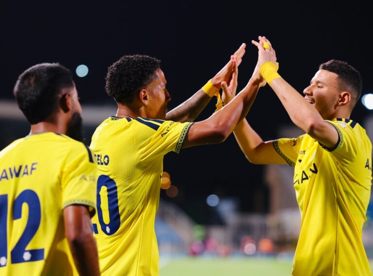 النصر يكسر رقم الهلال وينفرد بأطول سلسلة تهديفية في تاريخ الدوري السعودي النصر يكسر رقم الهلال وينفرد بأطول سلسلة تهديفية في تاريخ الدوري السعودي