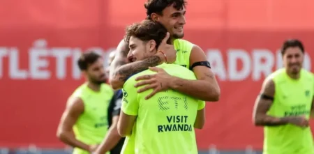 أتلتيكو مدريد يهدد برشلونة بتألق ألفاريز