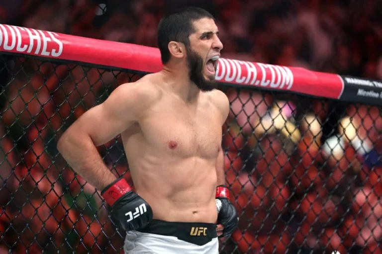 إسلام ماخاتشيف يسجل رقماً قياسياً جديداً في منظمة UFC
