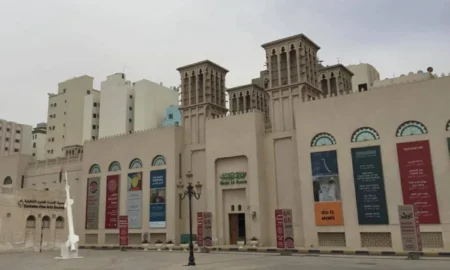متحف الشارقة للفنون: رحلة في أعماق المكان