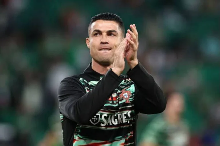 كريستيانو رونالدو يفتح الباب أمام موعد اعتزاله كرة القدم كريستيانو رونالدو يفتح الباب أمام موعد اعتزاله كرة القدم