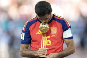 وصول رودري إلى برشلونة يحيي آماله في ارتداء قميص النادي الكاتالوني