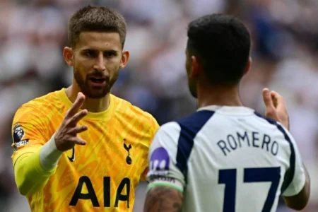يوفنتوس يفضل حارساً إيطالياً على حساب بطل العالم ديبو