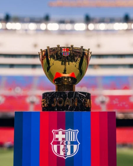 برشلونة ينهي الشوط الأول متقدماً على الأهلي بثنائية حمزة ورافينيا في كأس خوان جامبر