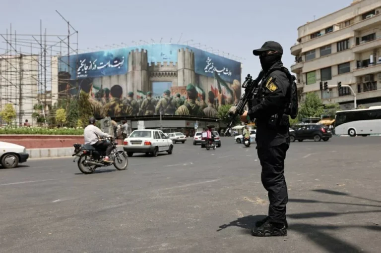 إيران تعدم أجنبياً أدين بالتورط في احتجاجات يناير