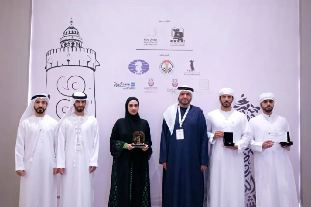 وسمية المنصوري تفوز بلقب «حماة الوطن»