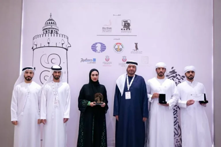 وسمية المنصوري تفوز بلقب «حماة الوطن» وسمية المنصوري تفوز بلقب «حماة الوطن»