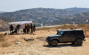 مقتل فلسطينيَّين برصاص الجيش الإسرائيلي ومستوطنين في الضفة الغربية