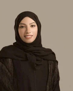 نوف الضرس: تجليات اللون في فضاءات الماء والذاكرة
