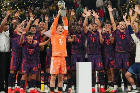بايرن ميونيخ يتوج بلقب السوبر الألماني على حساب بوروسيا دورتموند