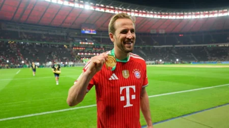 هاري كين يحصد جائزة أفضل لاعب في الدوري الألماني كأول إنجليزي في التاريخ هاري كين يحصد جائزة أفضل لاعب في الدوري الألماني كأول إنجليزي في التاريخ