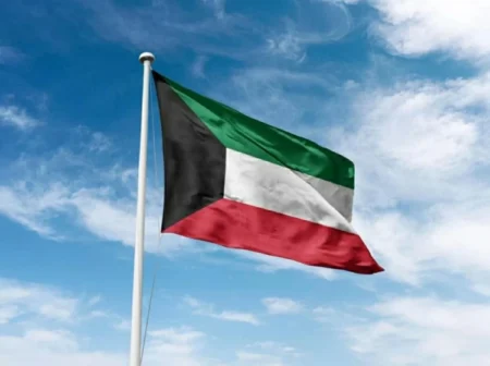 الكويت تلغي حق التجنس في المشاركة بالانتخابات الكويت تلغي حق التجنس في المشاركة بالانتخابات